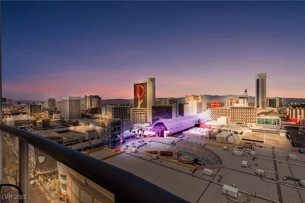 150 Las Vegas, Las Vegas, NV 89101