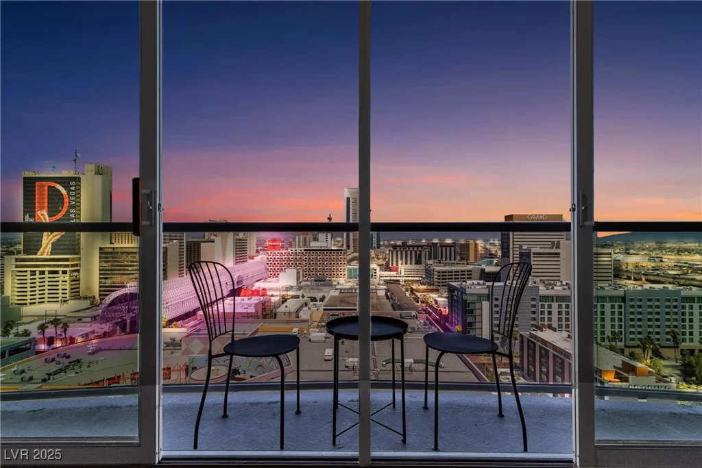 150 Las Vegas, Las Vegas, NV 89101