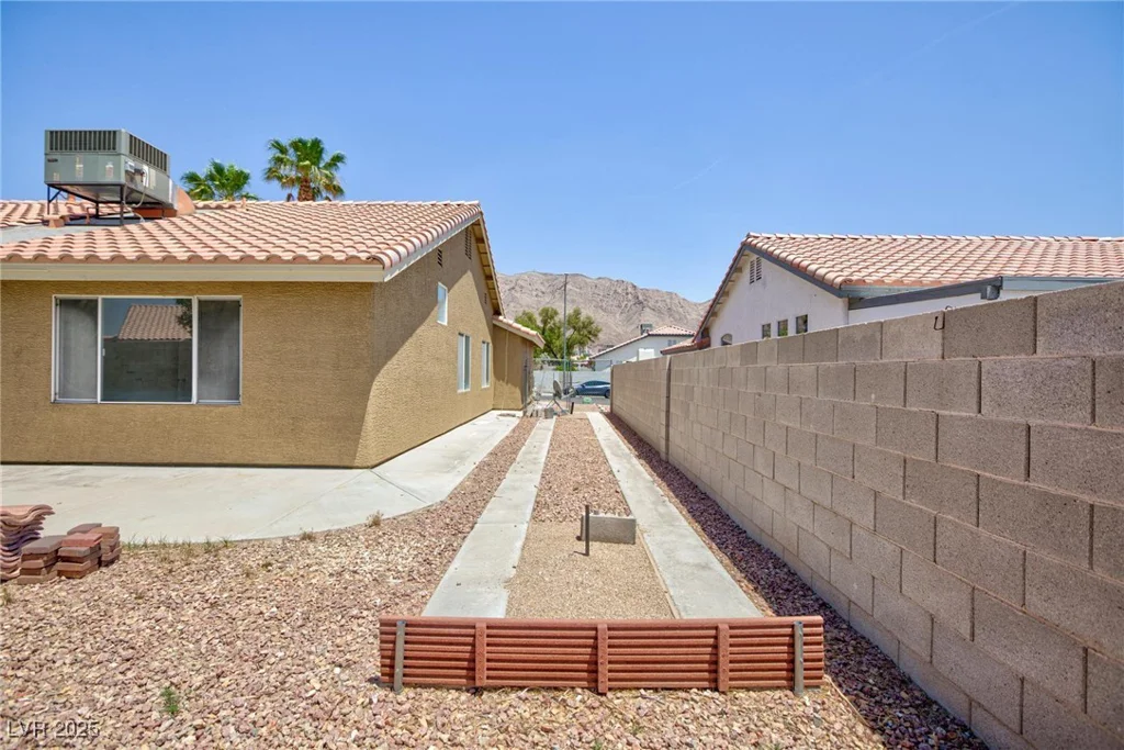 849 Ringwood, Las Vegas, NV 89110