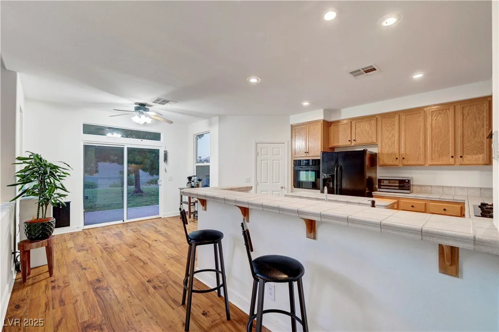 8812 Glenistar Gate, Las Vegas, NV 89143