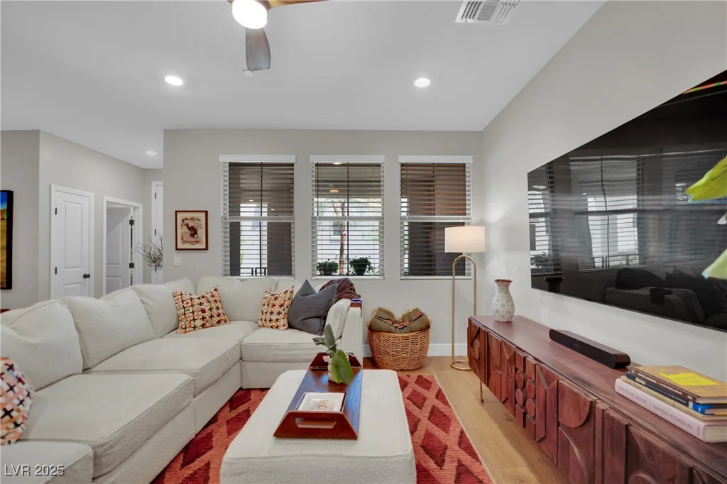 530 Sonoma Range, Las Vegas, NV 89138