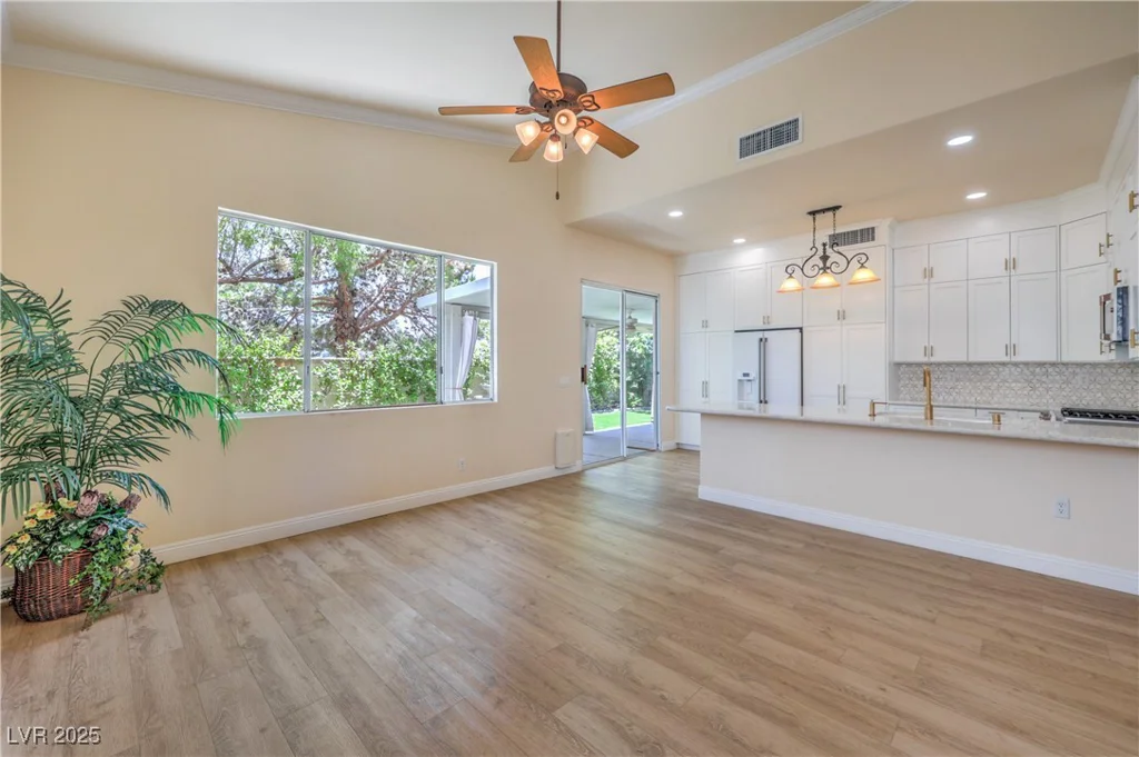 1869 Desert Forest, Henderson, NV 89012