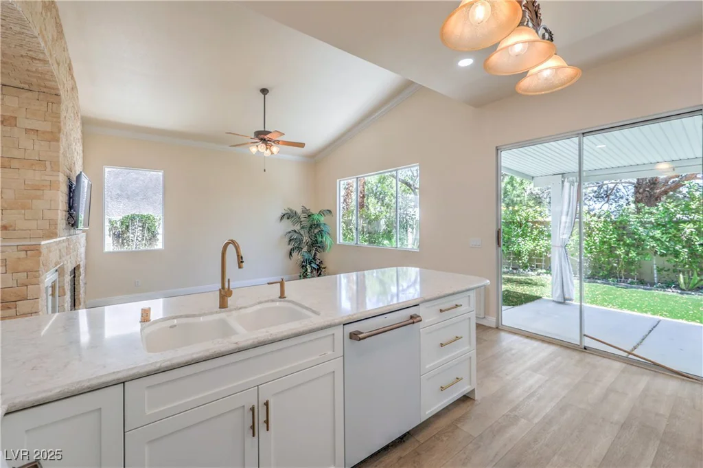 1869 Desert Forest, Henderson, NV 89012