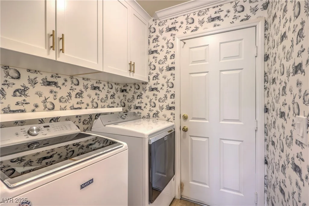 1869 Desert Forest, Henderson, NV 89012
