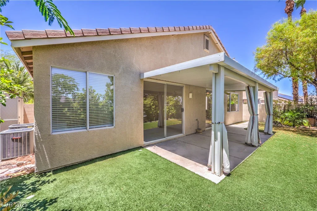 1869 Desert Forest, Henderson, NV 89012