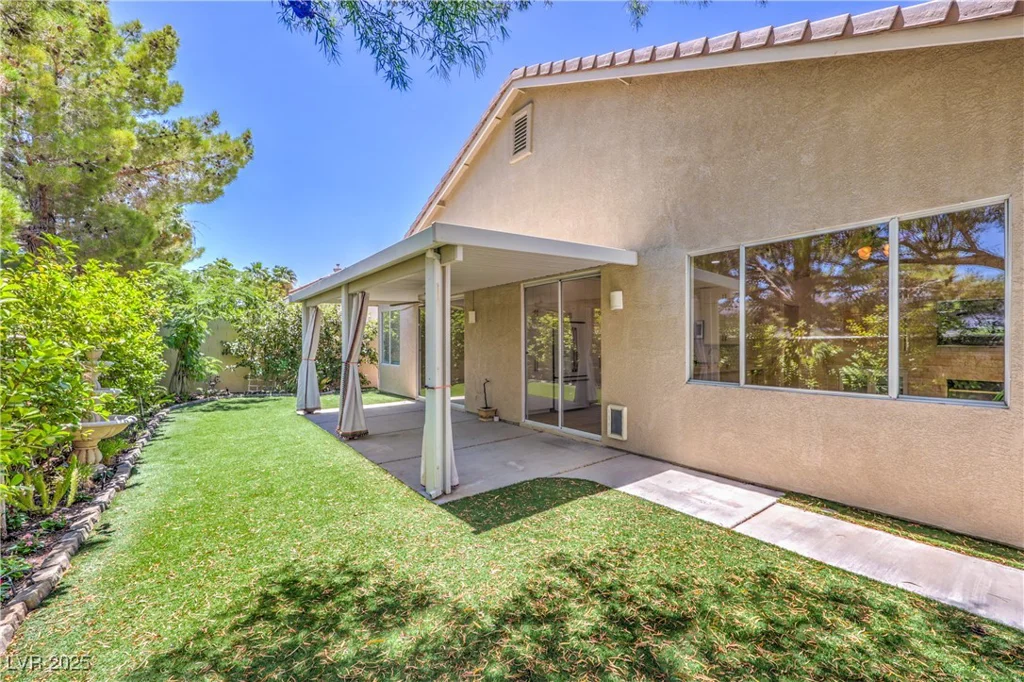 1869 Desert Forest, Henderson, NV 89012