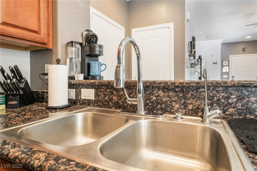 9112 Picturesque, Las Vegas, NV 89149