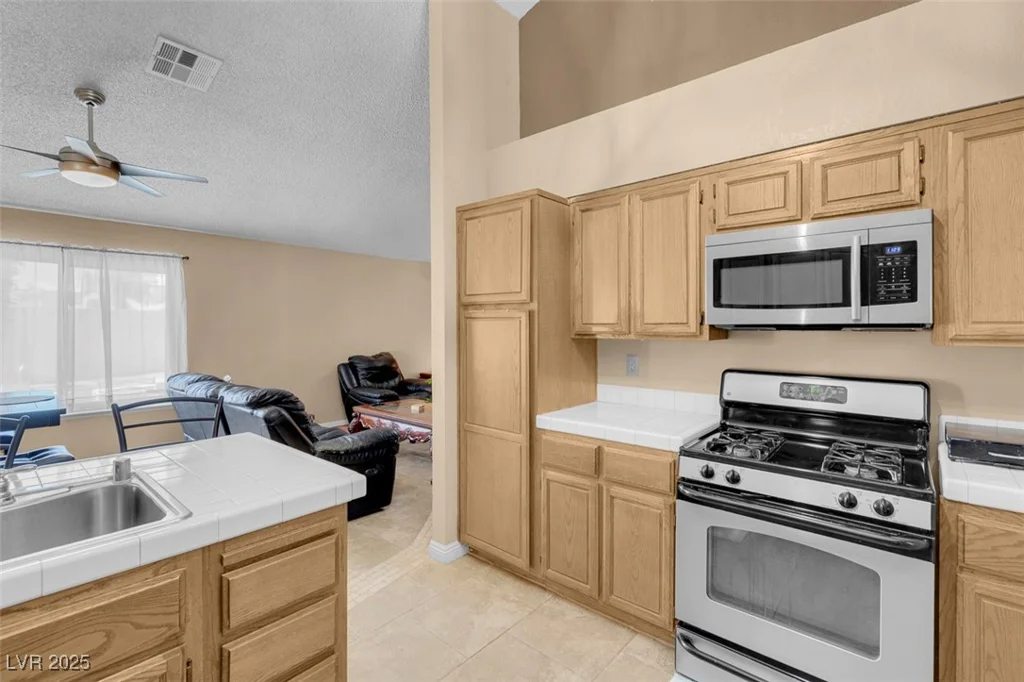 5033 Austrian, Las Vegas, NV 89130