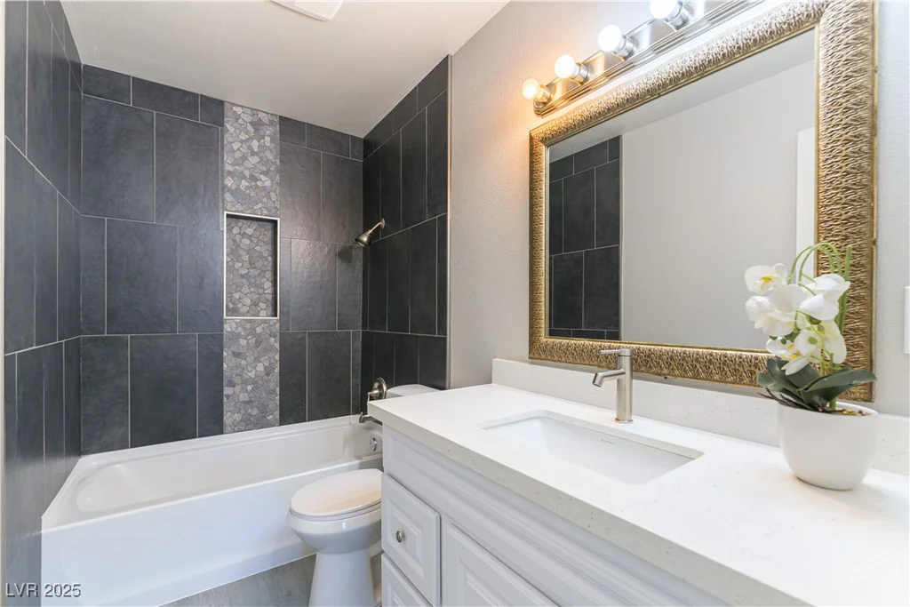 5800 Auborn, Las Vegas, NV 89108