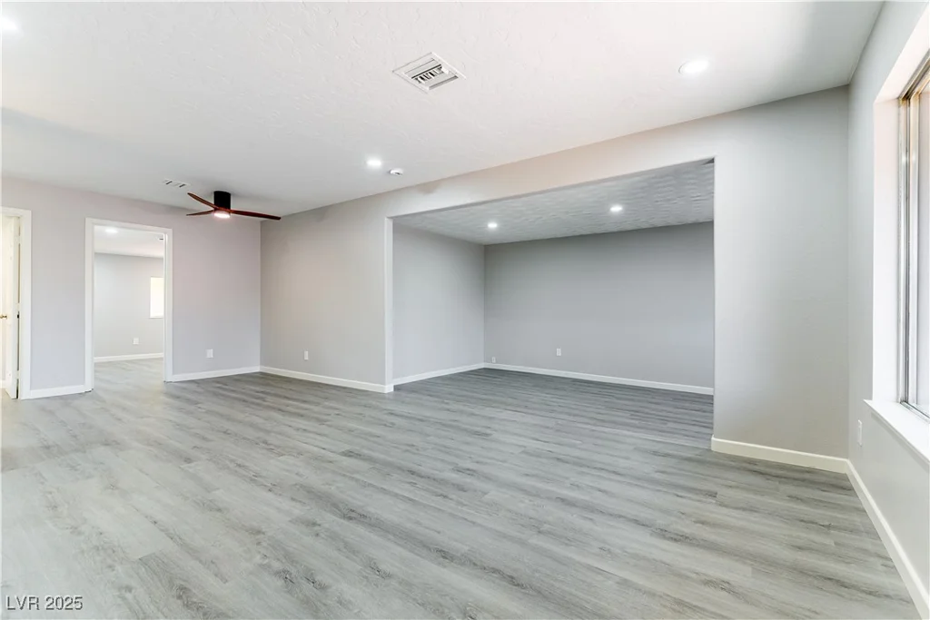 5800 Auborn, Las Vegas, NV 89108