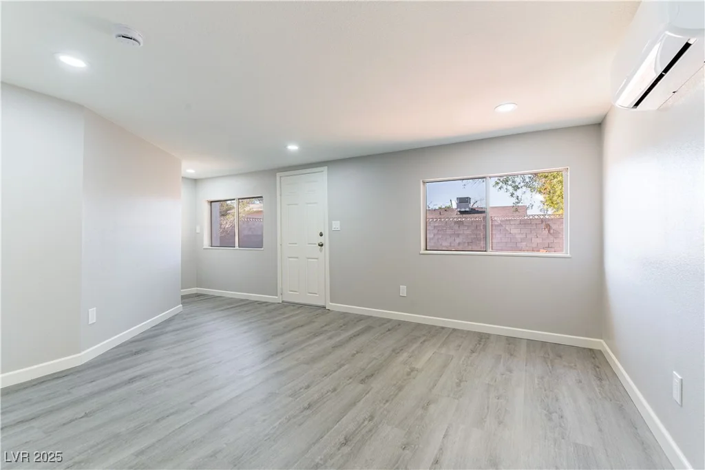 5800 Auborn, Las Vegas, NV 89108