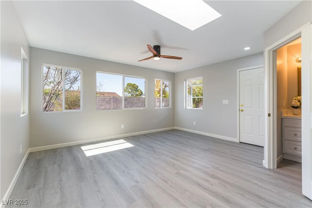 5800 Auborn, Las Vegas, NV 89108