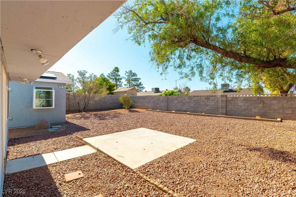 5800 Auborn, Las Vegas, NV 89108