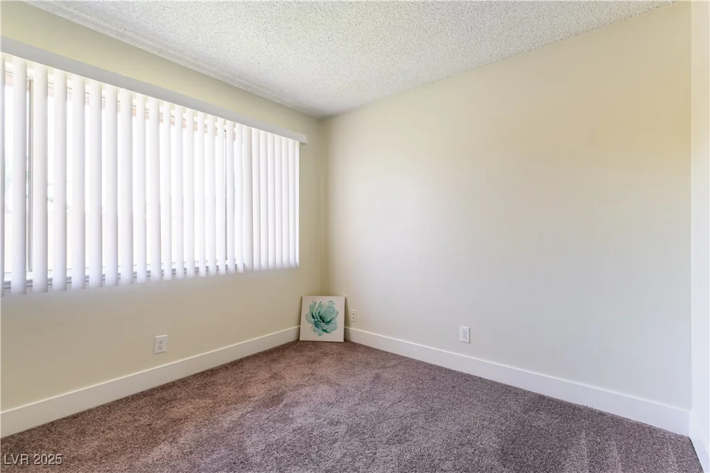 2241 Tall Pine, Las Vegas, NV 89108