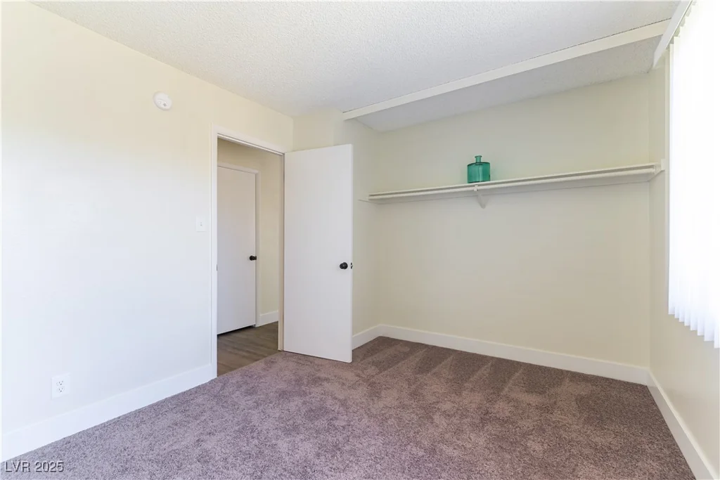 2241 Tall Pine, Las Vegas, NV 89108