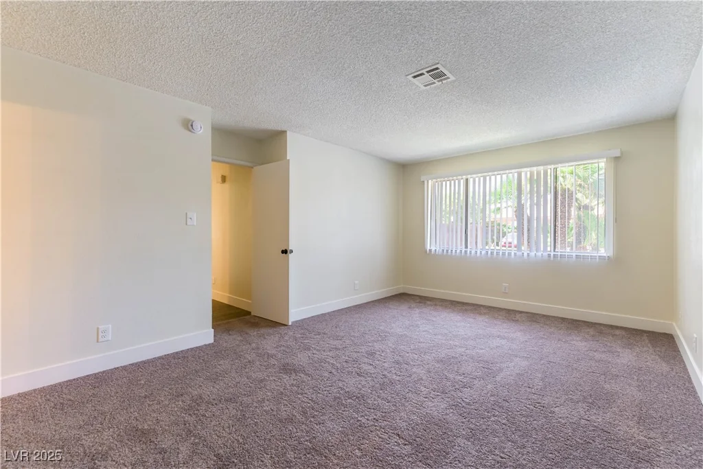 2241 Tall Pine, Las Vegas, NV 89108