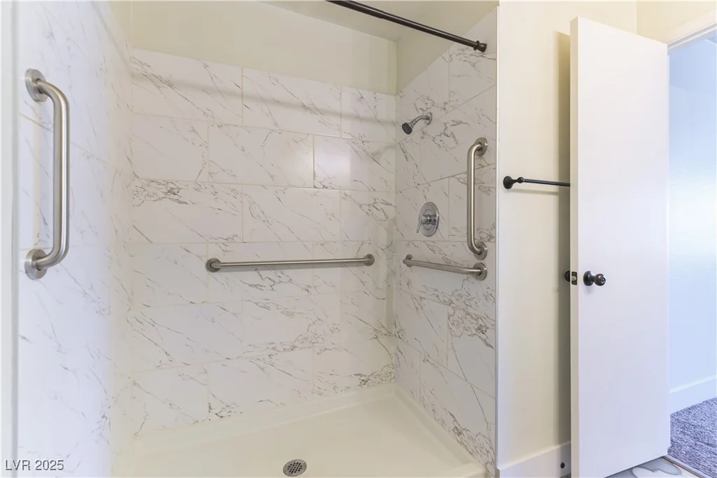 2241 Tall Pine, Las Vegas, NV 89108