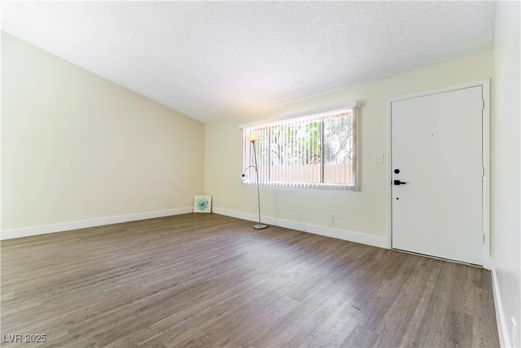 2241 Tall Pine, Las Vegas, NV 89108