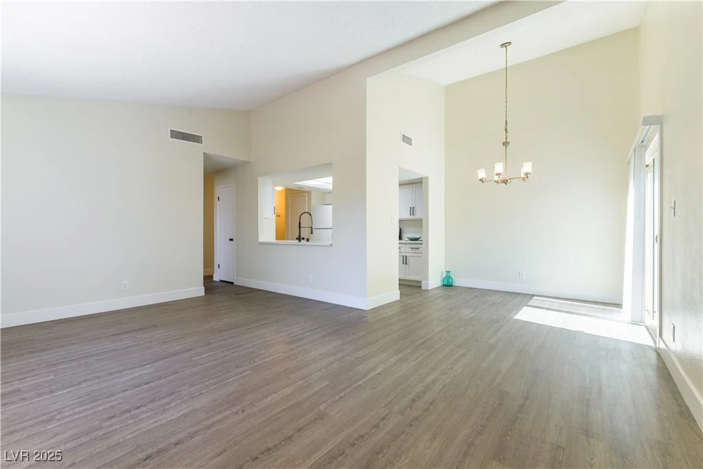 2241 Tall Pine, Las Vegas, NV 89108