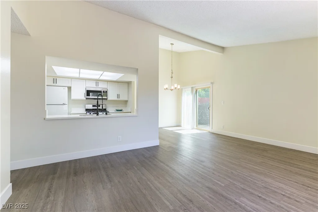 2241 Tall Pine, Las Vegas, NV 89108