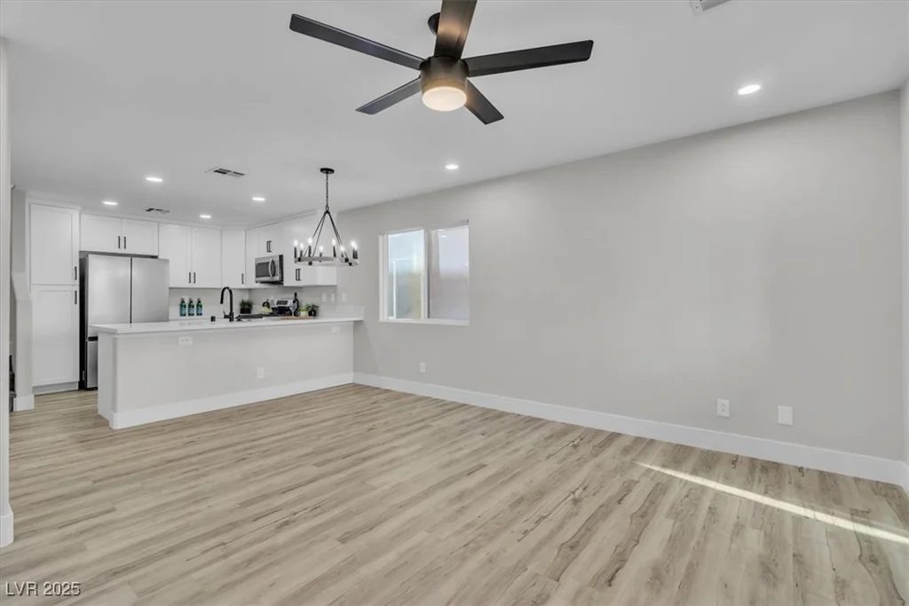 10373 Midnight Iris, Las Vegas, NV 89183