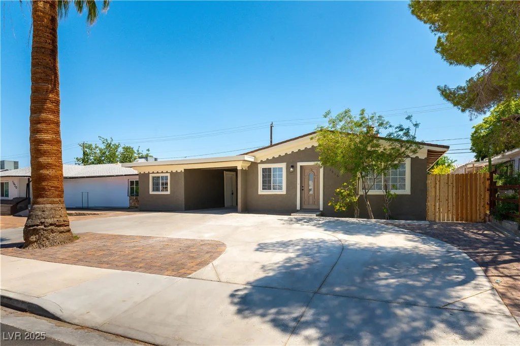 1916 Howard, Las Vegas, NV 89104