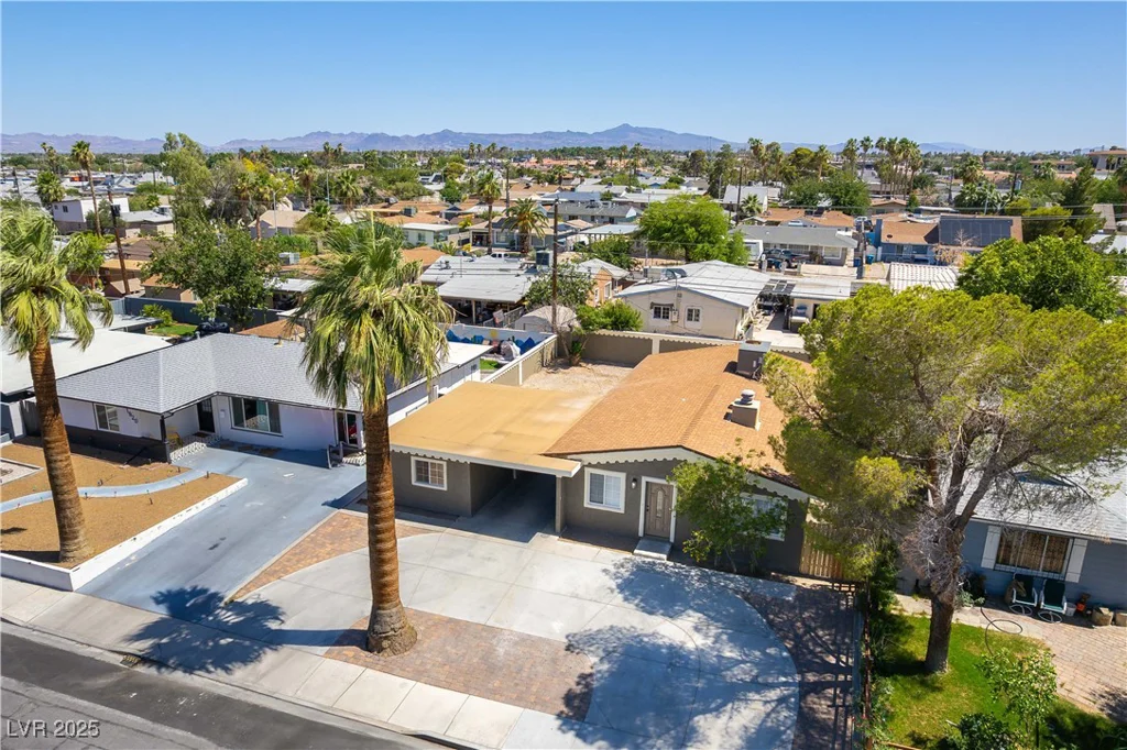 1916 Howard, Las Vegas, NV 89104