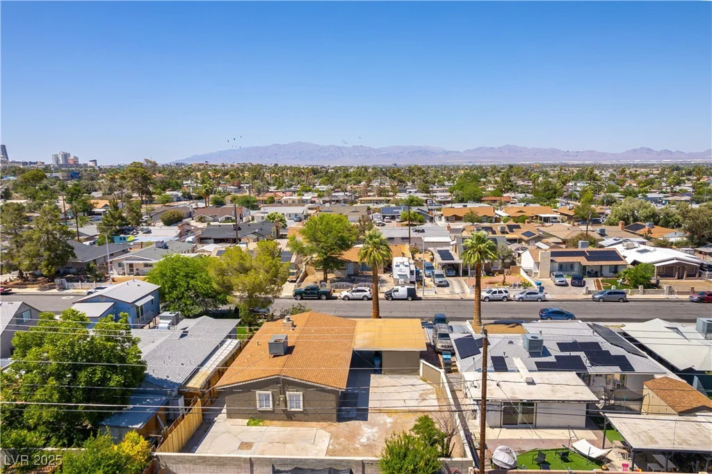1916 Howard, Las Vegas, NV 89104