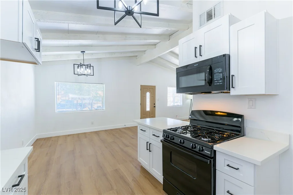 1916 Howard, Las Vegas, NV 89104