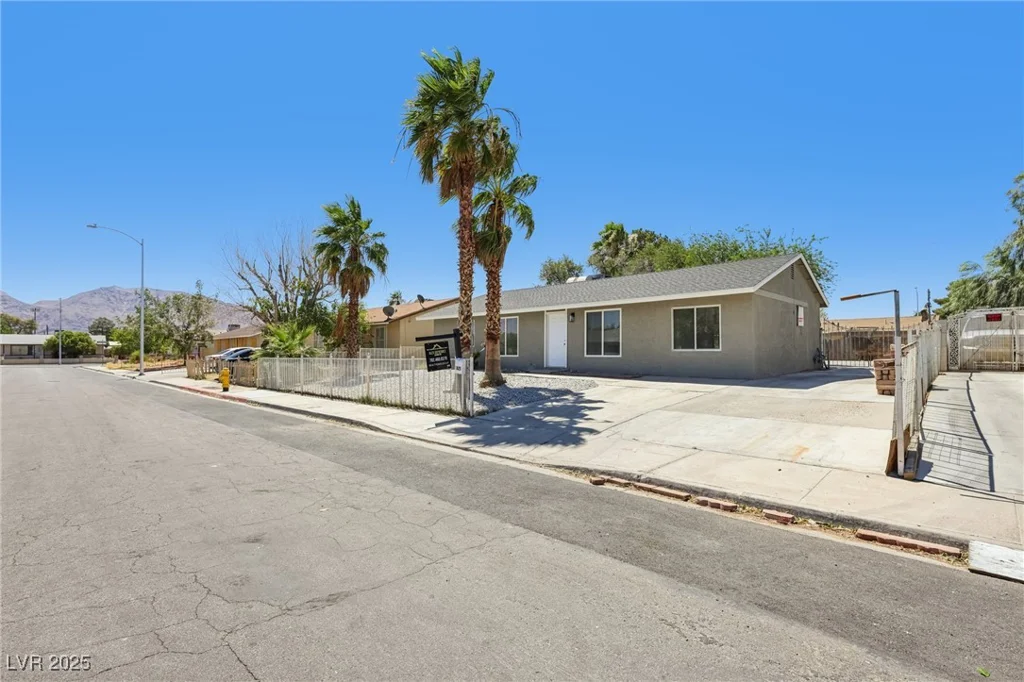 4825 Stillwater, Las Vegas, NV 89110