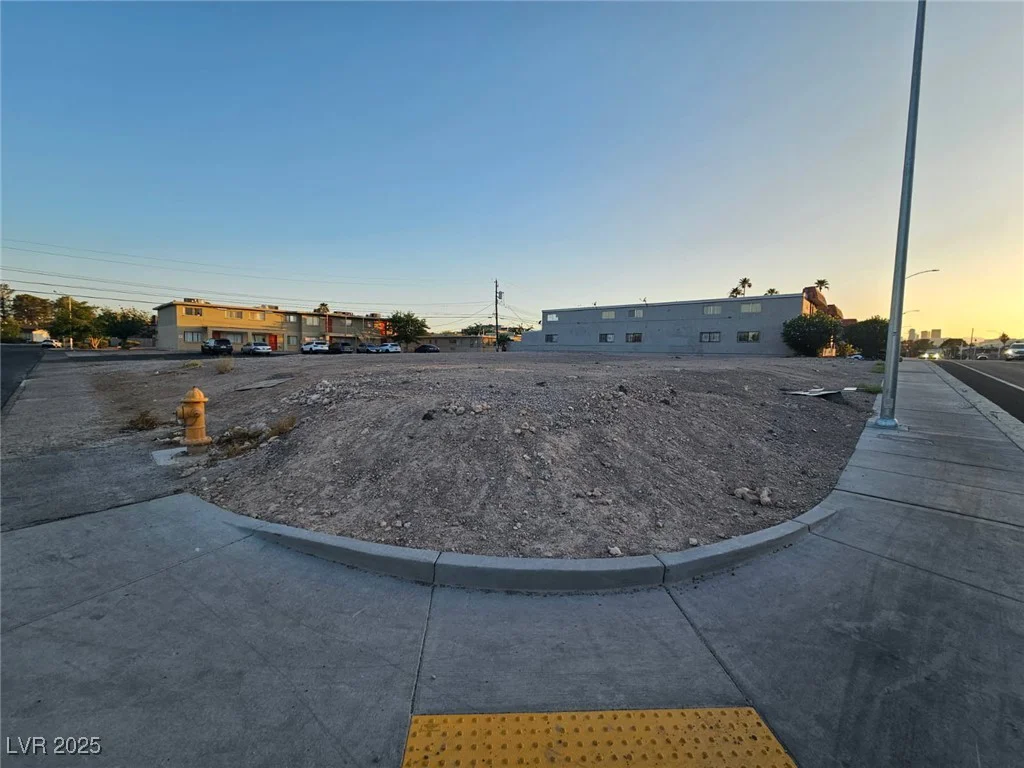 East Harmon Ave, Las Vegas, NV 89119