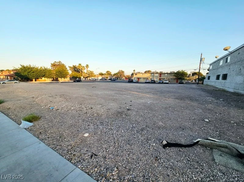 East Harmon Ave, Las Vegas, NV 89119