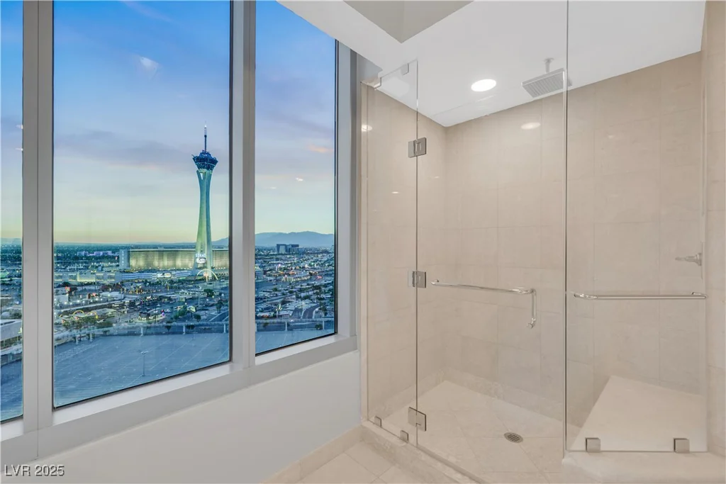 322 Karen, Las Vegas, NV 89109