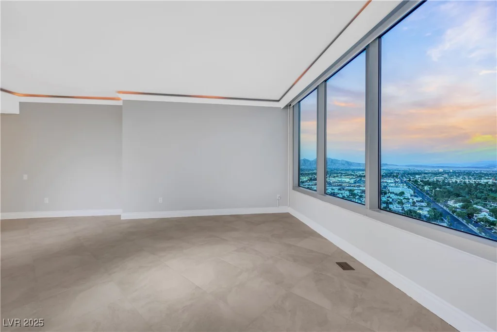 322 Karen, Las Vegas, NV 89109