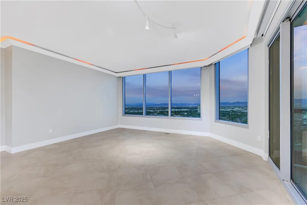 322 Karen, Las Vegas, NV 89109