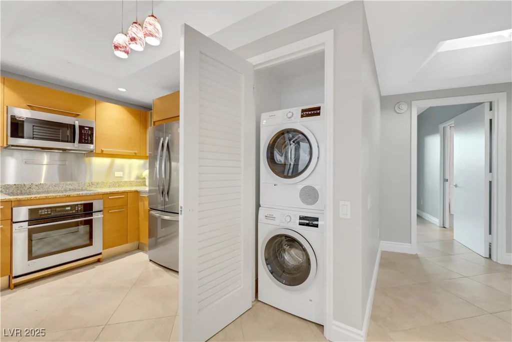 322 Karen, Las Vegas, NV 89109