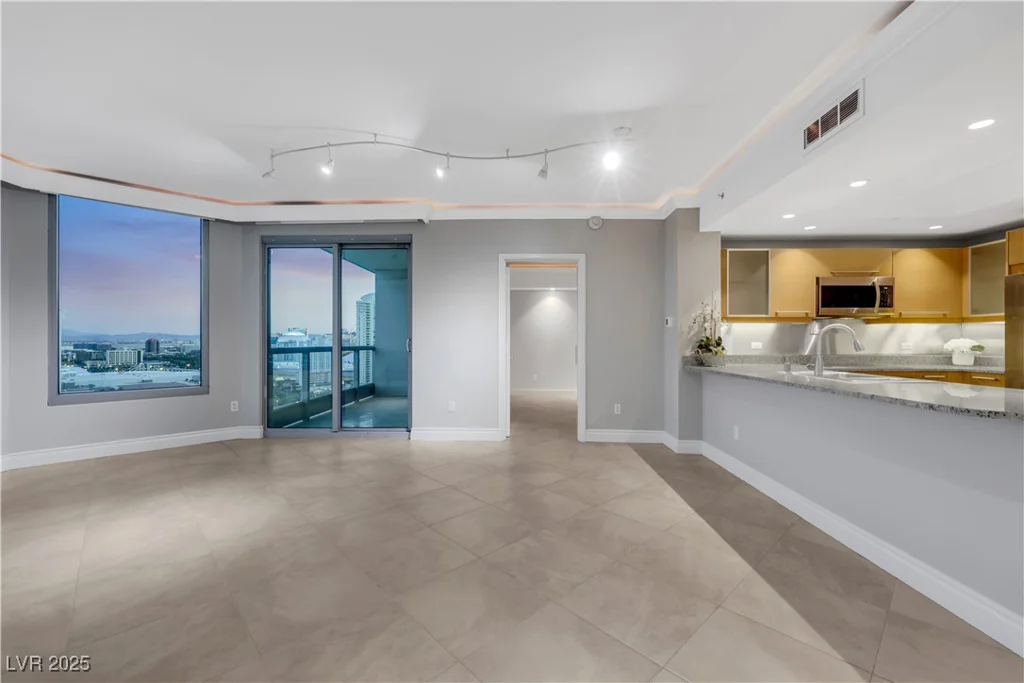 322 Karen, Las Vegas, NV 89109