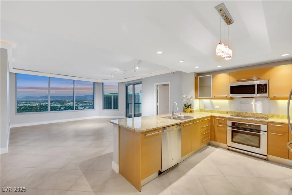 322 Karen, Las Vegas, NV 89109