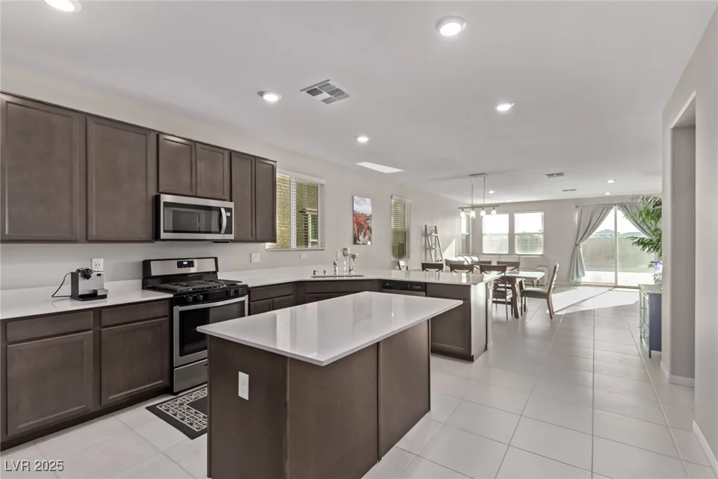 6909 Toll Mountain, North Las Vegas, NV 89086