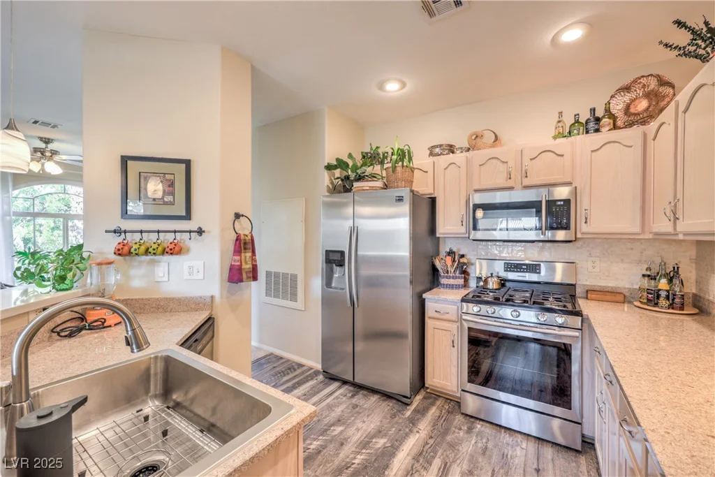 2050 Warm Springs, Henderson, NV 89014