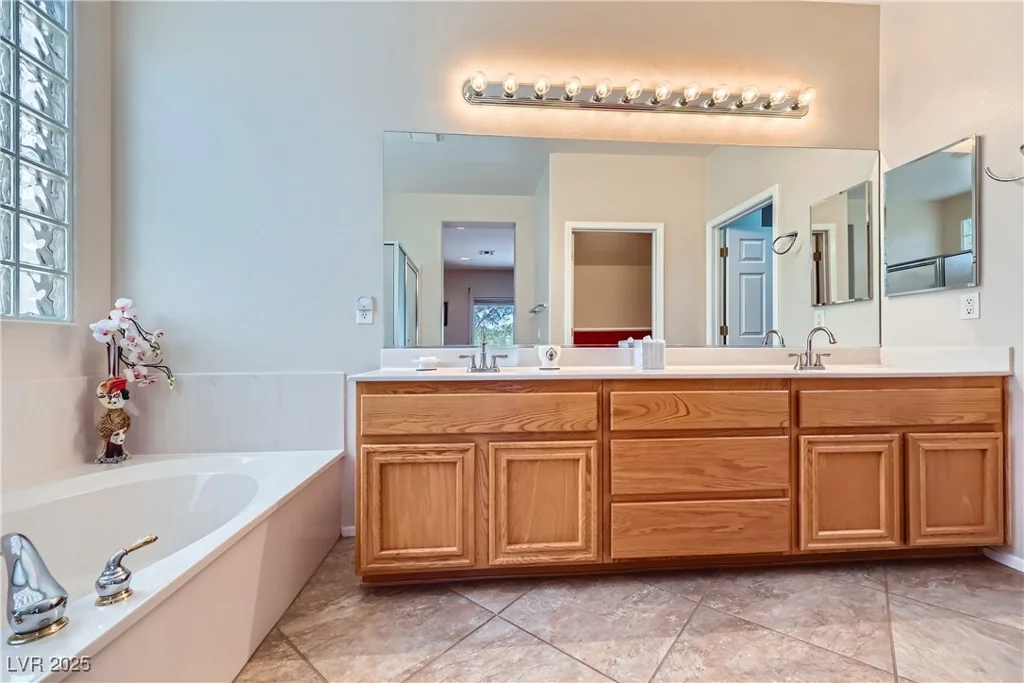 2016 Biloxi, Henderson, NV 89052