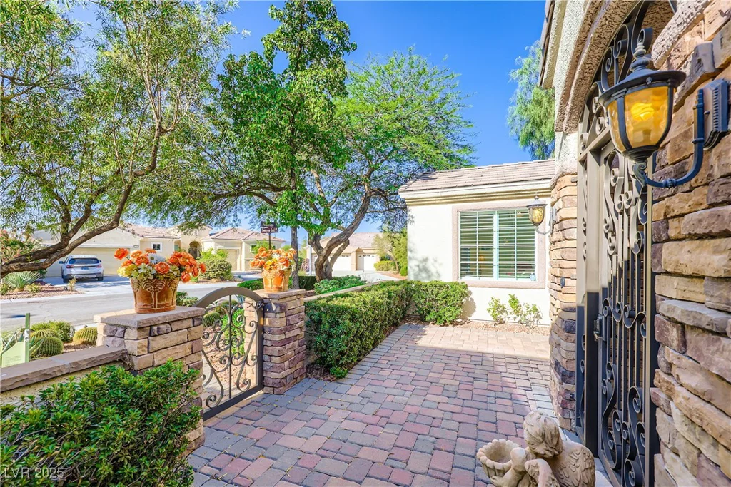1897 Holdenville, Henderson, NV 89052