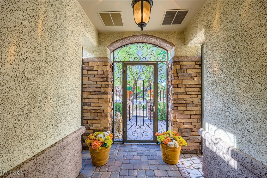1897 Holdenville, Henderson, NV 89052
