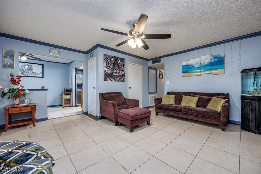224 Catalini, Las Vegas, NV 89107