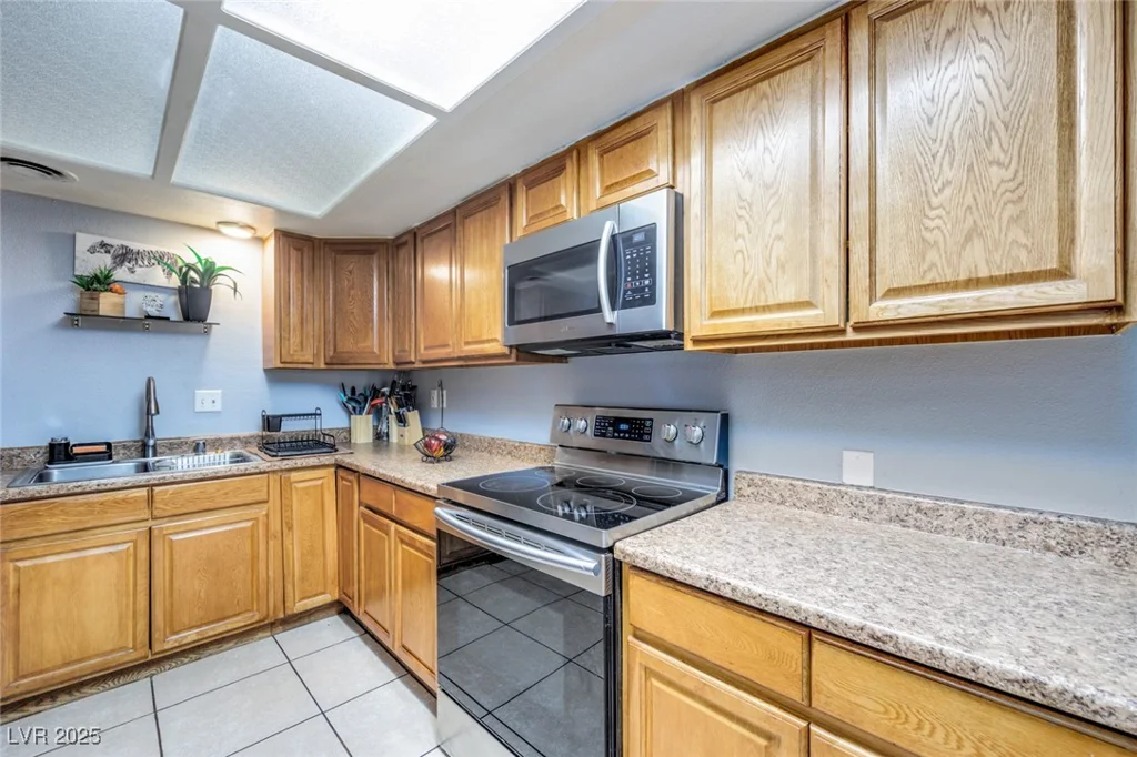 224 Catalini, Las Vegas, NV 89107