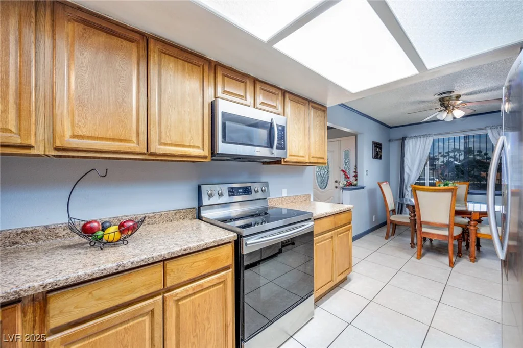 224 Catalini, Las Vegas, NV 89107