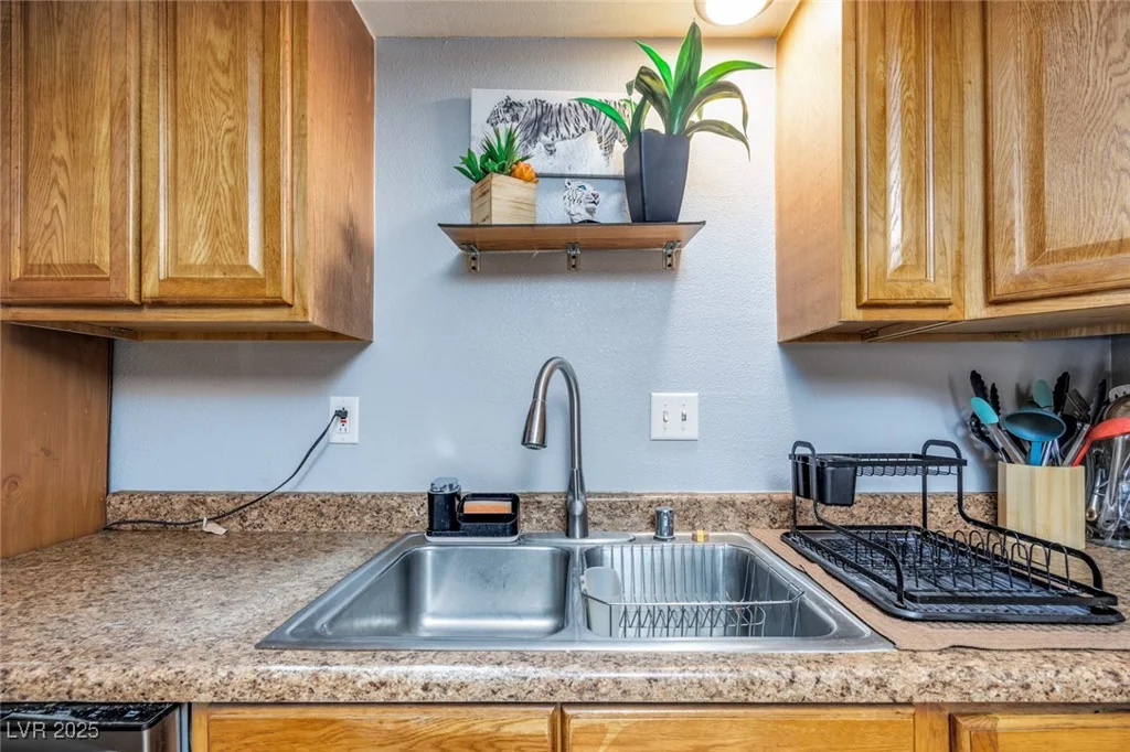 224 Catalini, Las Vegas, NV 89107