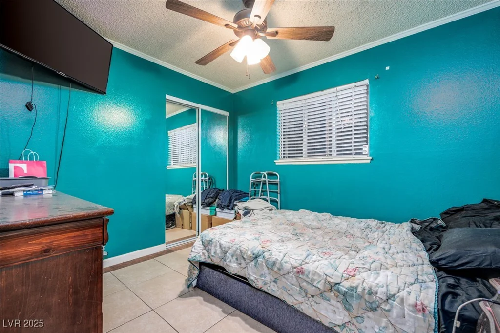 224 Catalini, Las Vegas, NV 89107