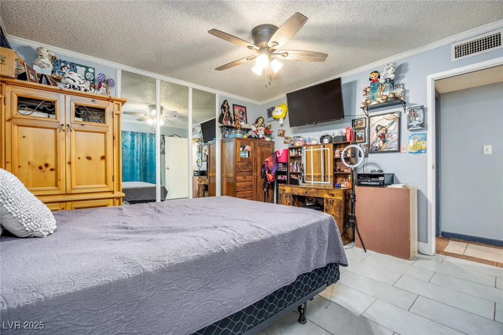 224 Catalini, Las Vegas, NV 89107