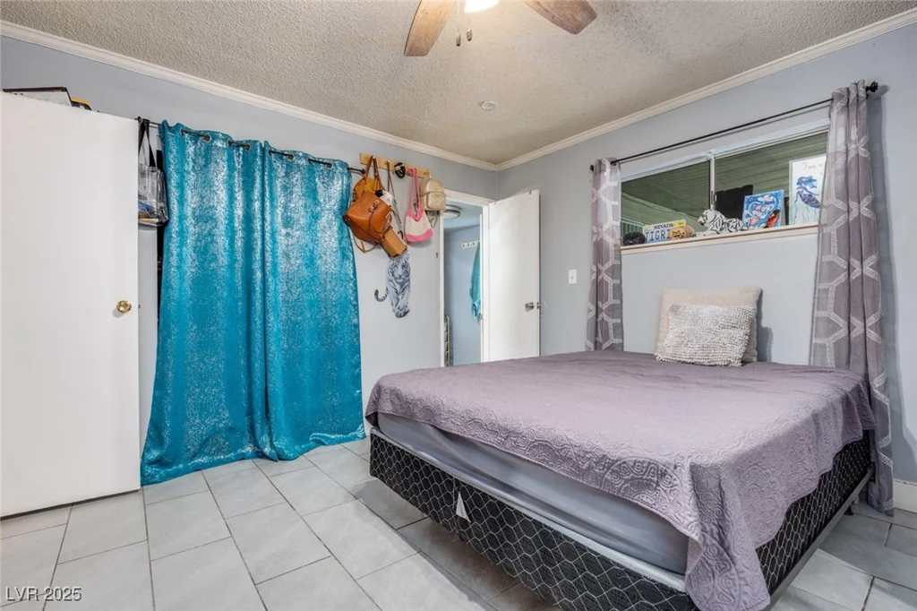 224 Catalini, Las Vegas, NV 89107